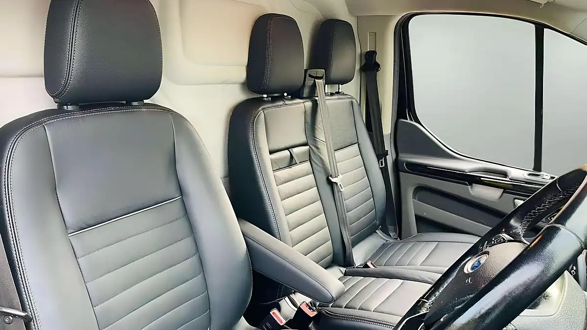 Used 2022 Ford Transit Custom Trail Black - Interior and Exterior details 9