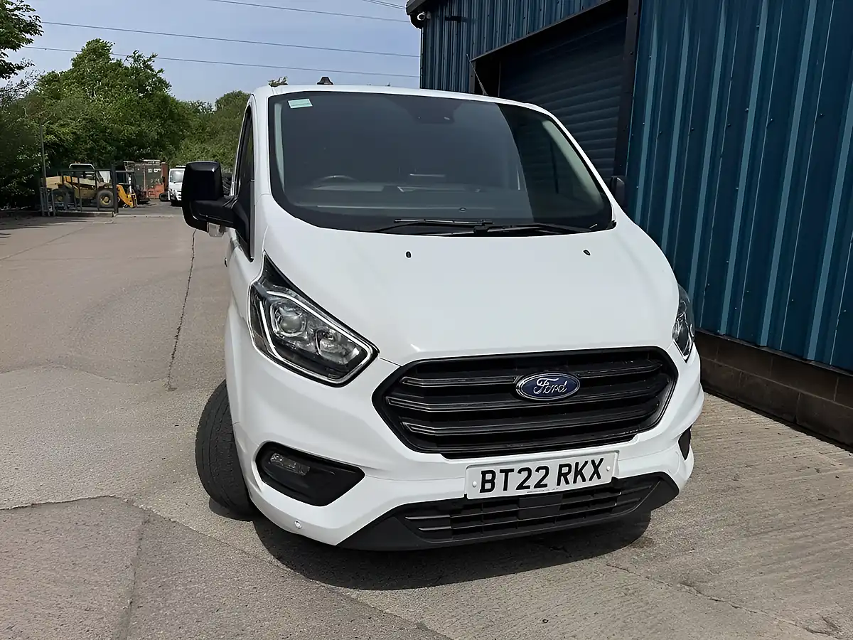 Used 2022 Ford Transit Custom Trend Crew Van Double Cab White - Front View