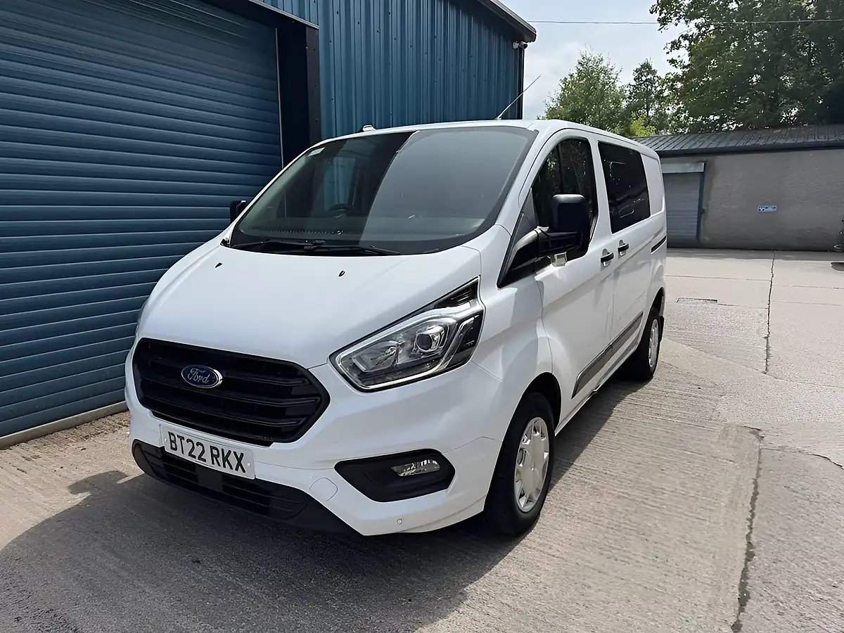 Used 2022 Ford Transit Custom Trend Crew Van Double Cab White - Interior and Exterior details 4