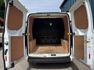 Used 2022 Ford Transit Custom Trend Crew Van Double Cab White - Interior and Exterior details 9