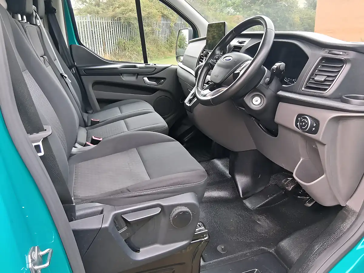 Used 2022 Ford Transit Custom Trend Green - Interior and Exterior details 12