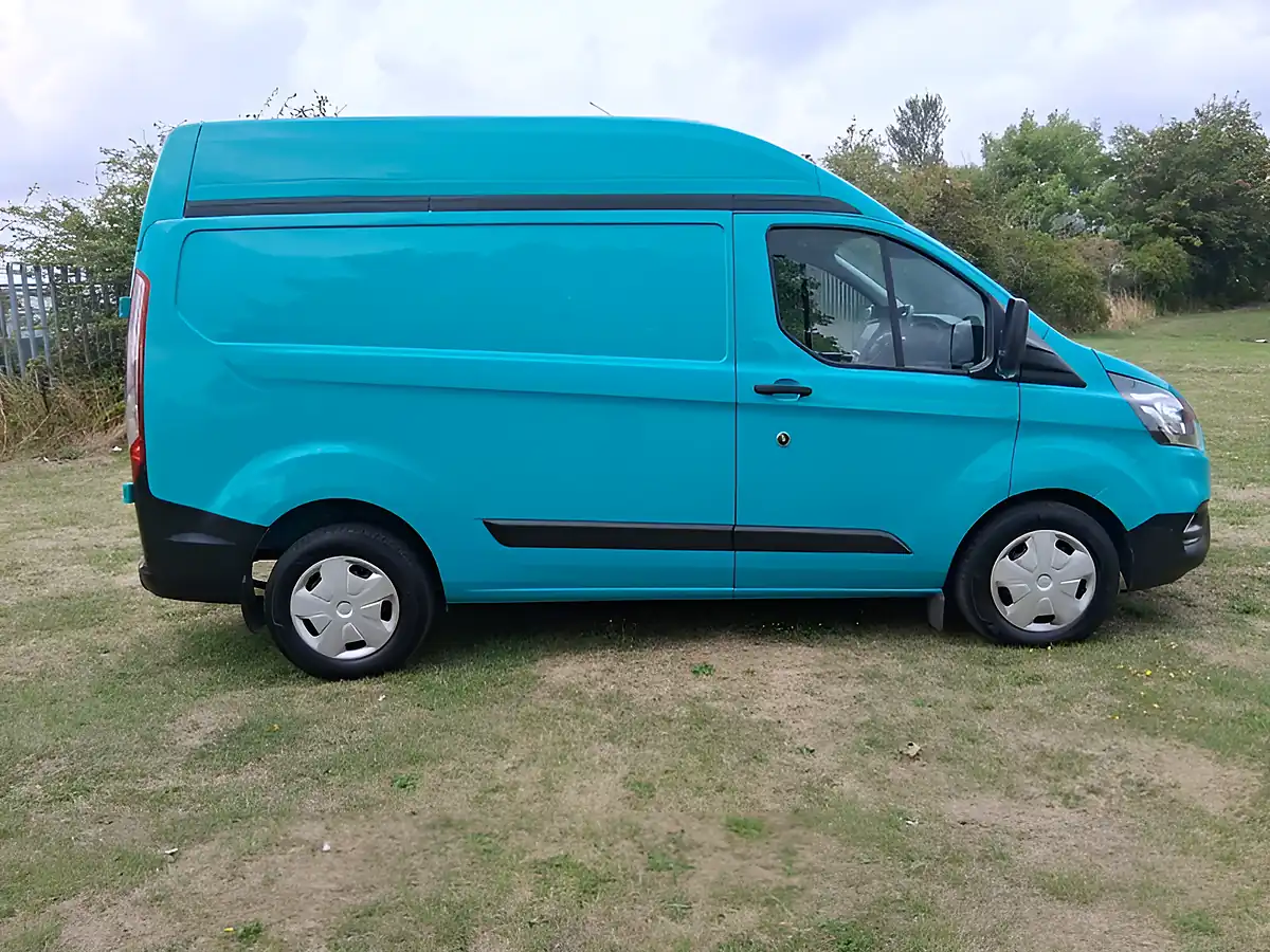 Used 2022 Ford Transit Custom Trend Green - Interior and Exterior details 6