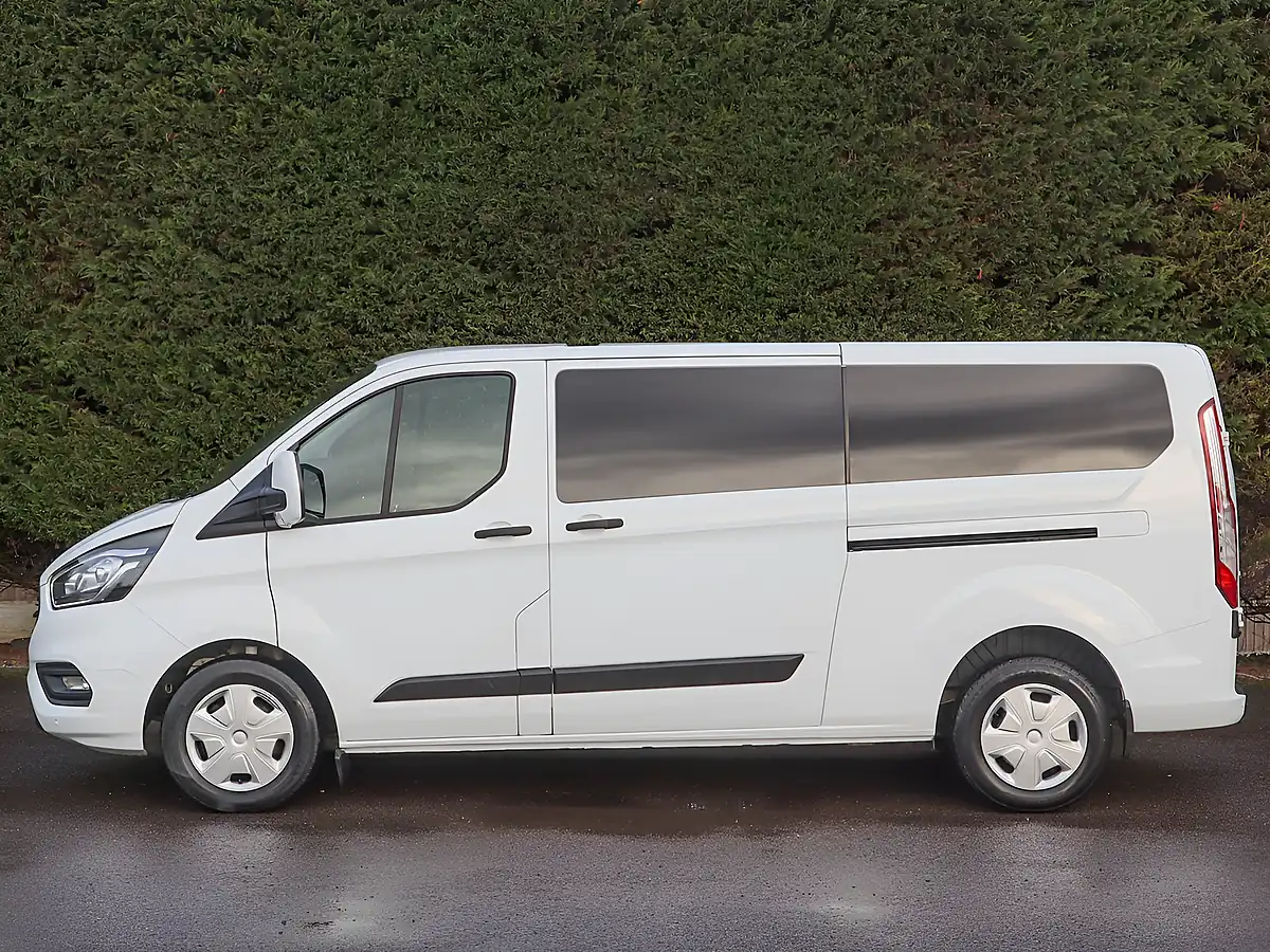 Used 2022 Ford Transit Custom Trend Kombi Frozen White - Interior and Exterior details 12