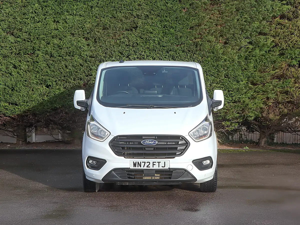Used 2022 Ford Transit Custom Trend Kombi Frozen White - Interior and Exterior details 3