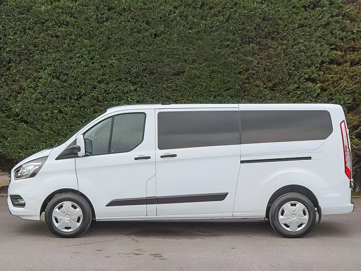Used 2022 Ford Transit Custom Trend Kombi Frozen White - Interior and Exterior details 12