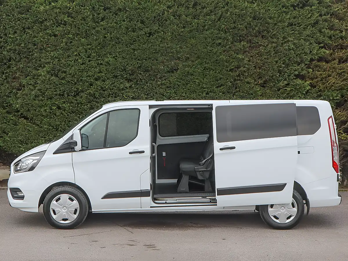 Used 2022 Ford Transit Custom Trend Kombi Frozen White - Interior and Exterior details 13