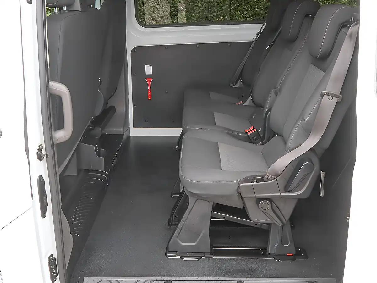 Used 2022 Ford Transit Custom Trend Kombi Frozen White - Interior and Exterior details 14