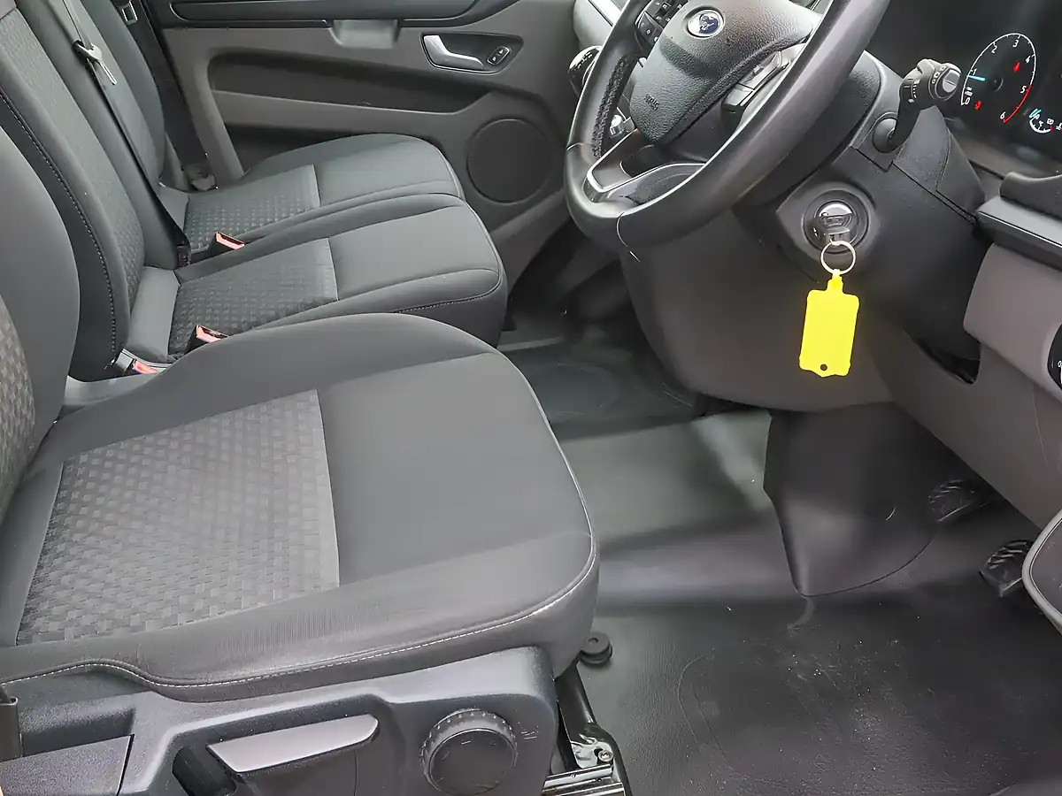 Used 2022 Ford Transit Custom Trend Kombi Frozen White - Interior and Exterior details 20