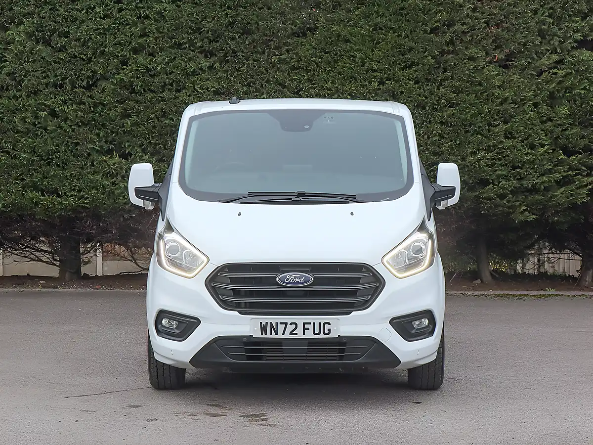 Used 2022 Ford Transit Custom Trend Kombi Frozen White - Interior and Exterior details 3