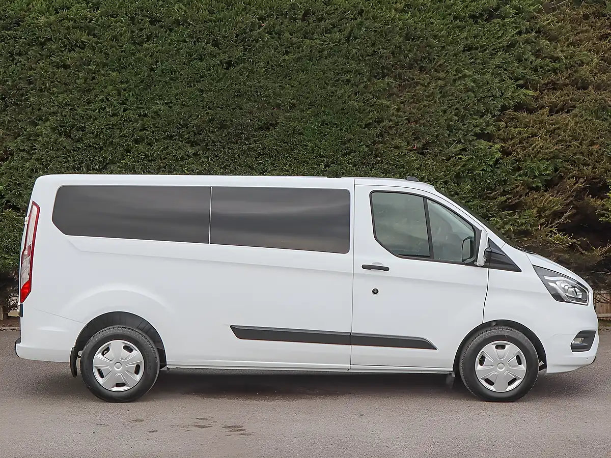 Used 2022 Ford Transit Custom Trend Kombi Frozen White - Interior and Exterior details 5