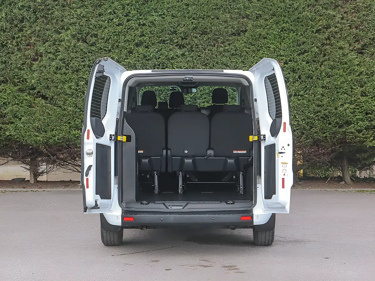 Used 2022 Ford Transit Custom Trend Kombi Frozen White - Interior and Exterior details 9