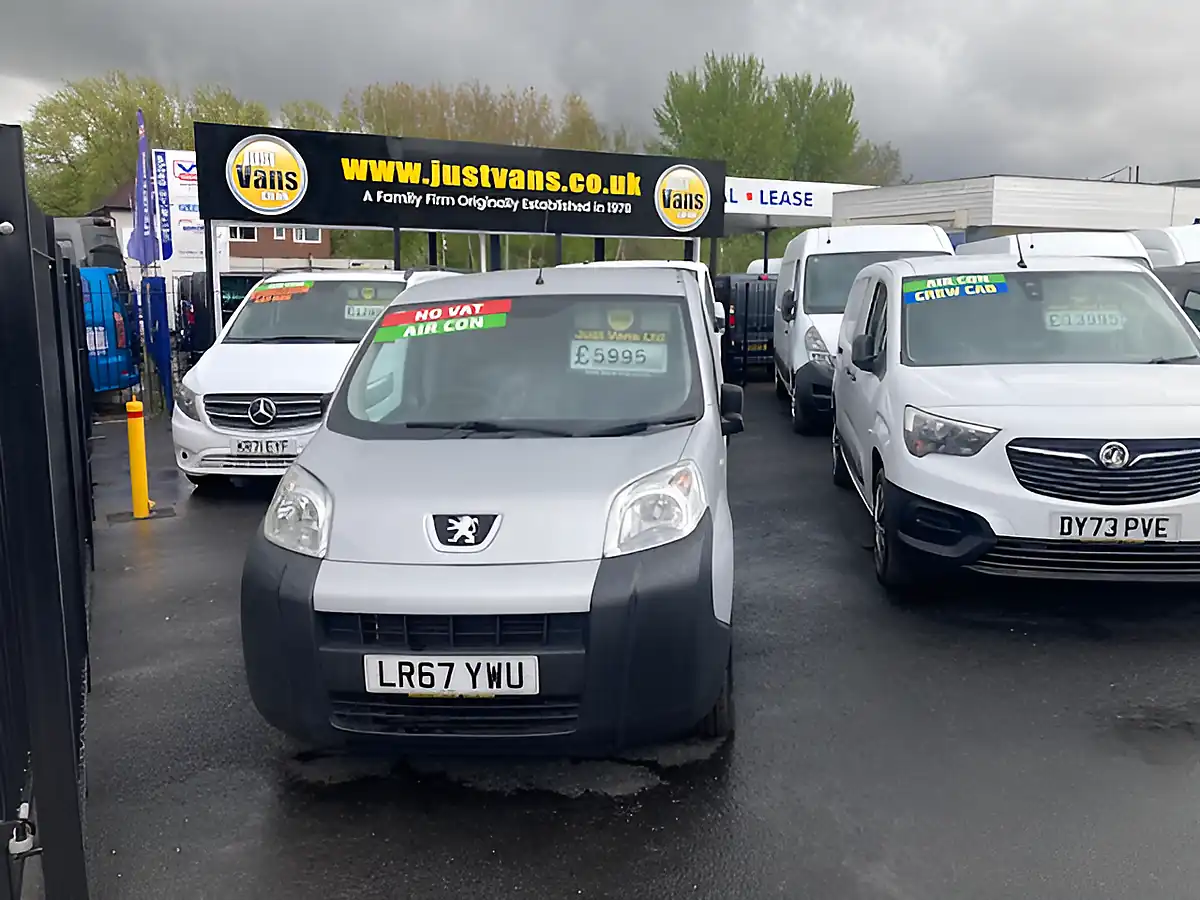 Used 2022 Ford Transit Custom Trend Long Wheel Base White - Interior and Exterior details 14