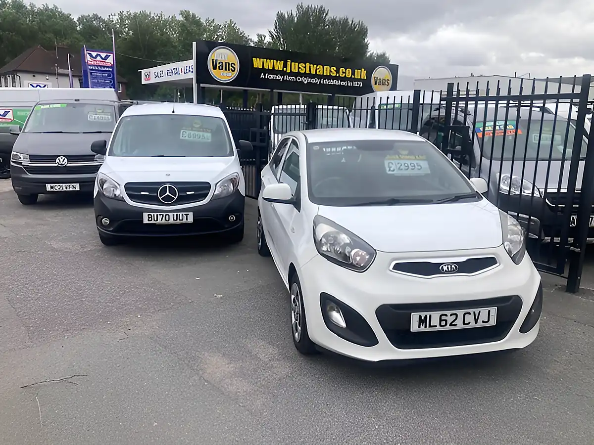 Used 2022 Ford Transit Custom Trend Long Wheel Base White - Interior and Exterior details 17