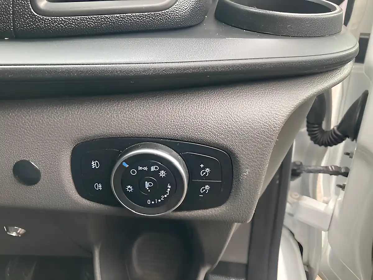 Used 2022 Ford Transit Custom Trend Long Wheel Base White - Interior and Exterior details 9