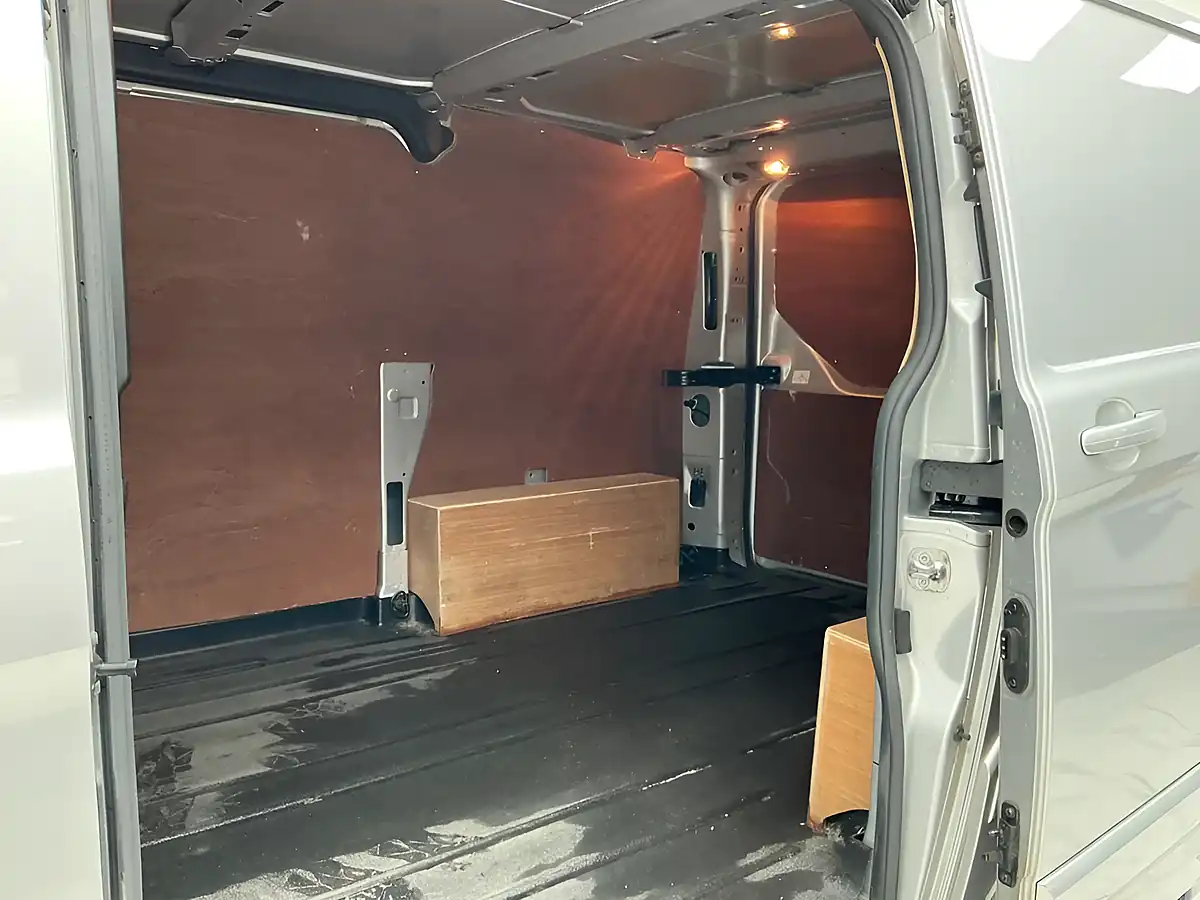 Used 2022 Ford Transit Custom Trend Moondust Silver - Interior and Exterior details 19