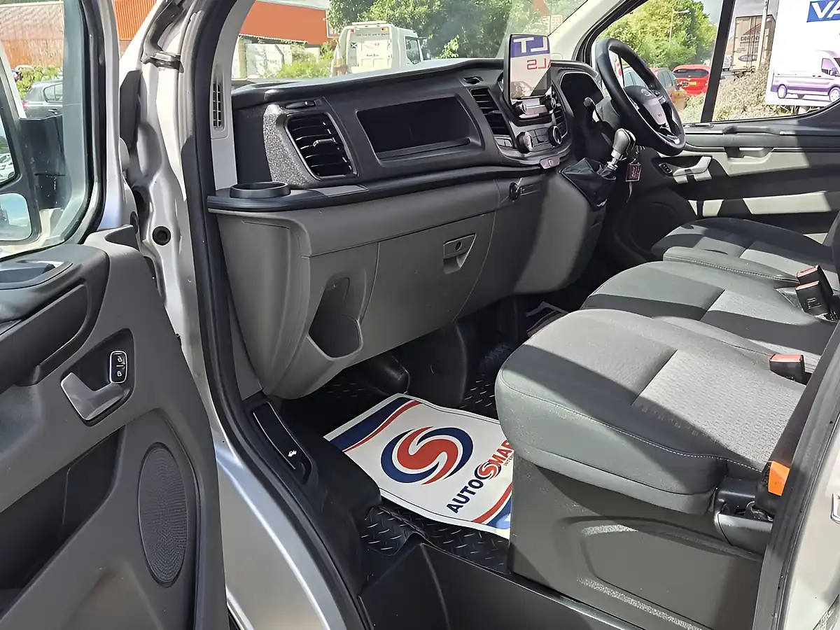 Used 2022 Ford Transit Custom Trend Silver - Interior and Exterior details 10