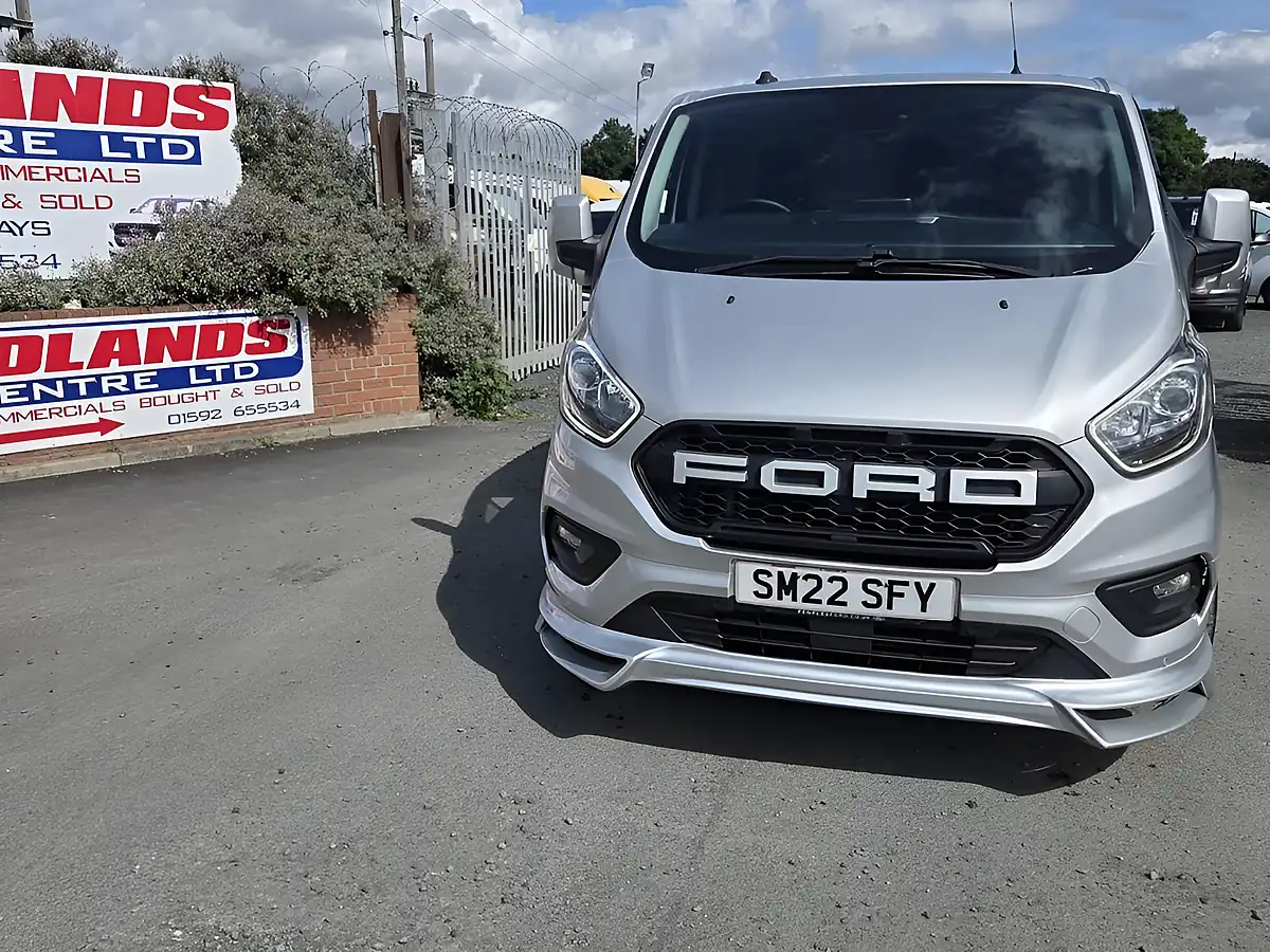 Used 2022 Ford Transit Custom Trend Silver - Interior and Exterior details 4