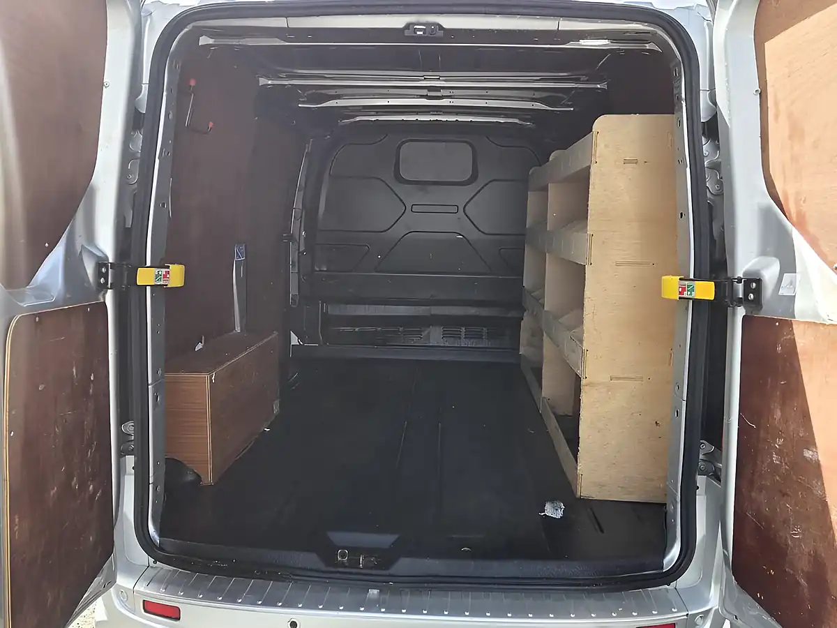Used 2022 Ford Transit Custom Trend Silver - Interior and Exterior details 8