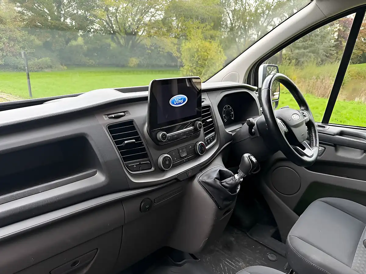 Used 2022 Ford Transit Custom Trend Silver - Interior and Exterior details 14