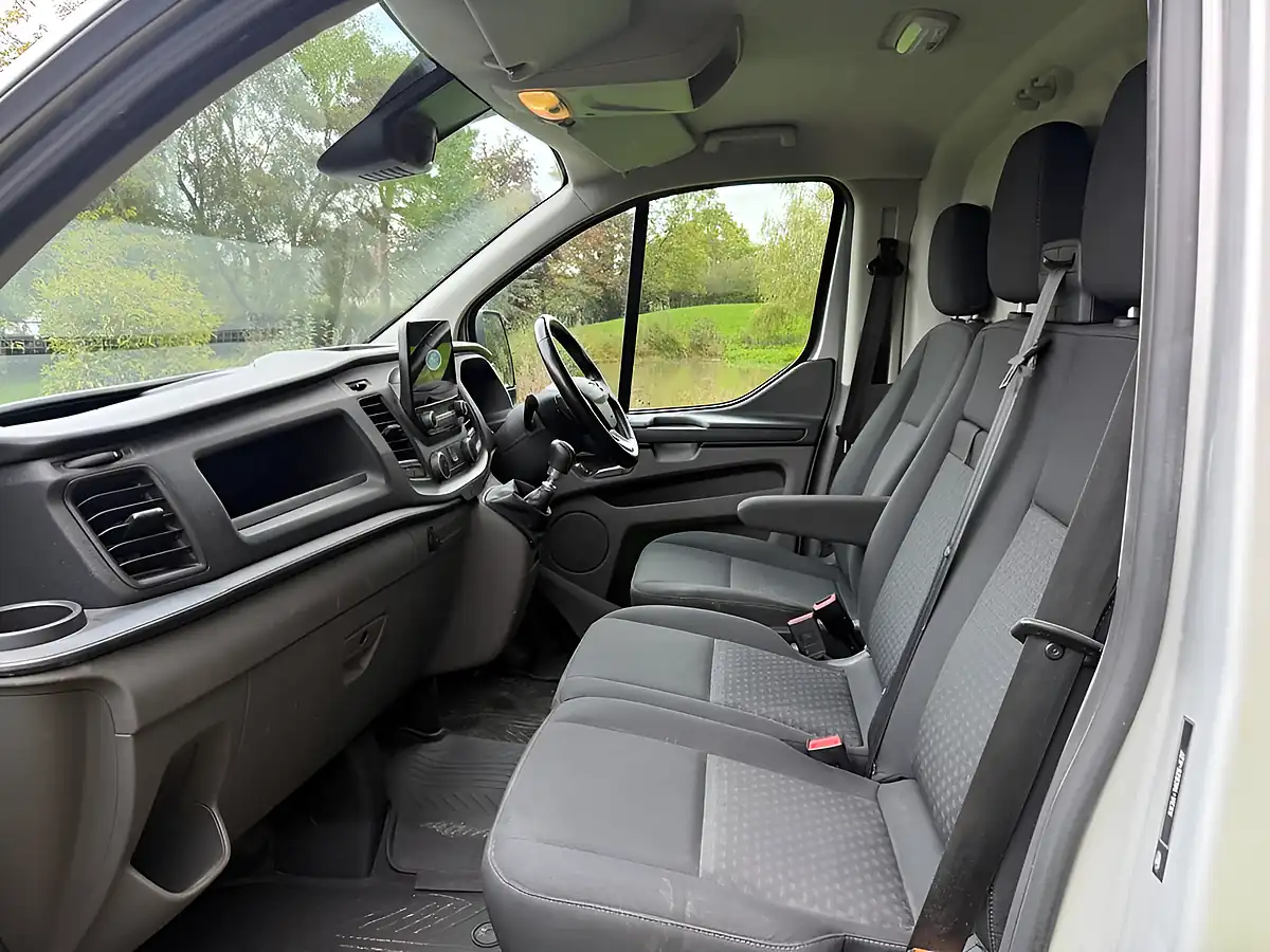 Used 2022 Ford Transit Custom Trend Silver - Interior and Exterior details 16
