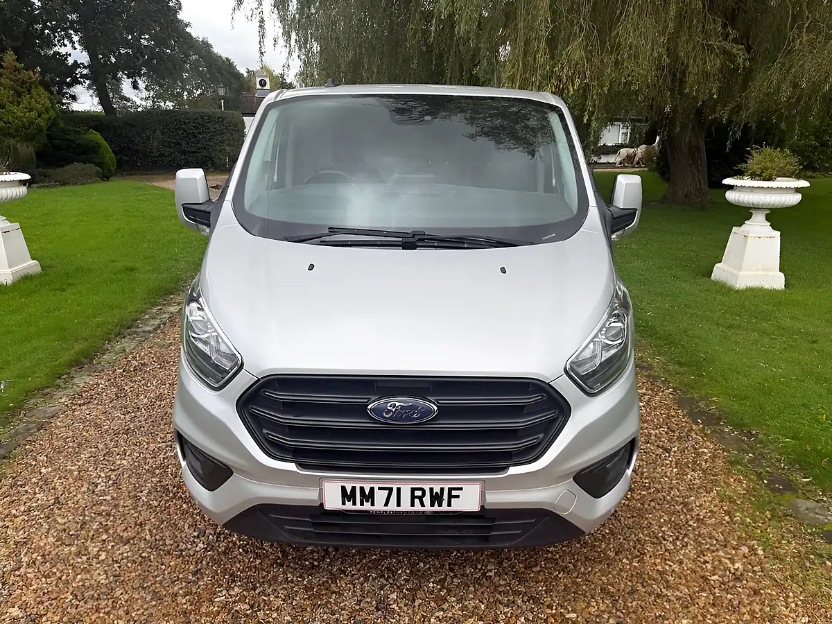 Used 2022 Ford Transit Custom Trend Silver - Interior and Exterior details 8