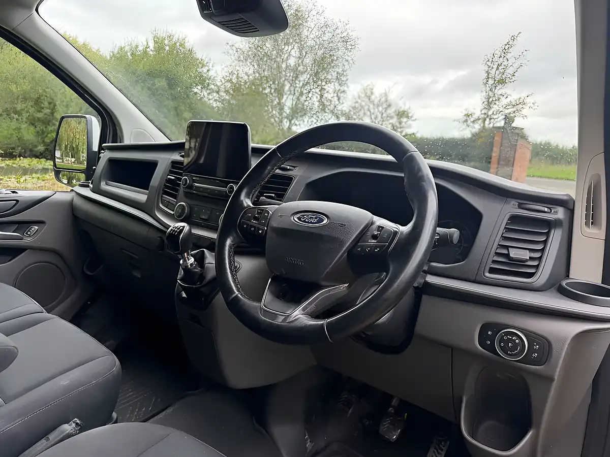 Used 2022 Ford Transit Custom Trend Silver - Interior and Exterior details 9
