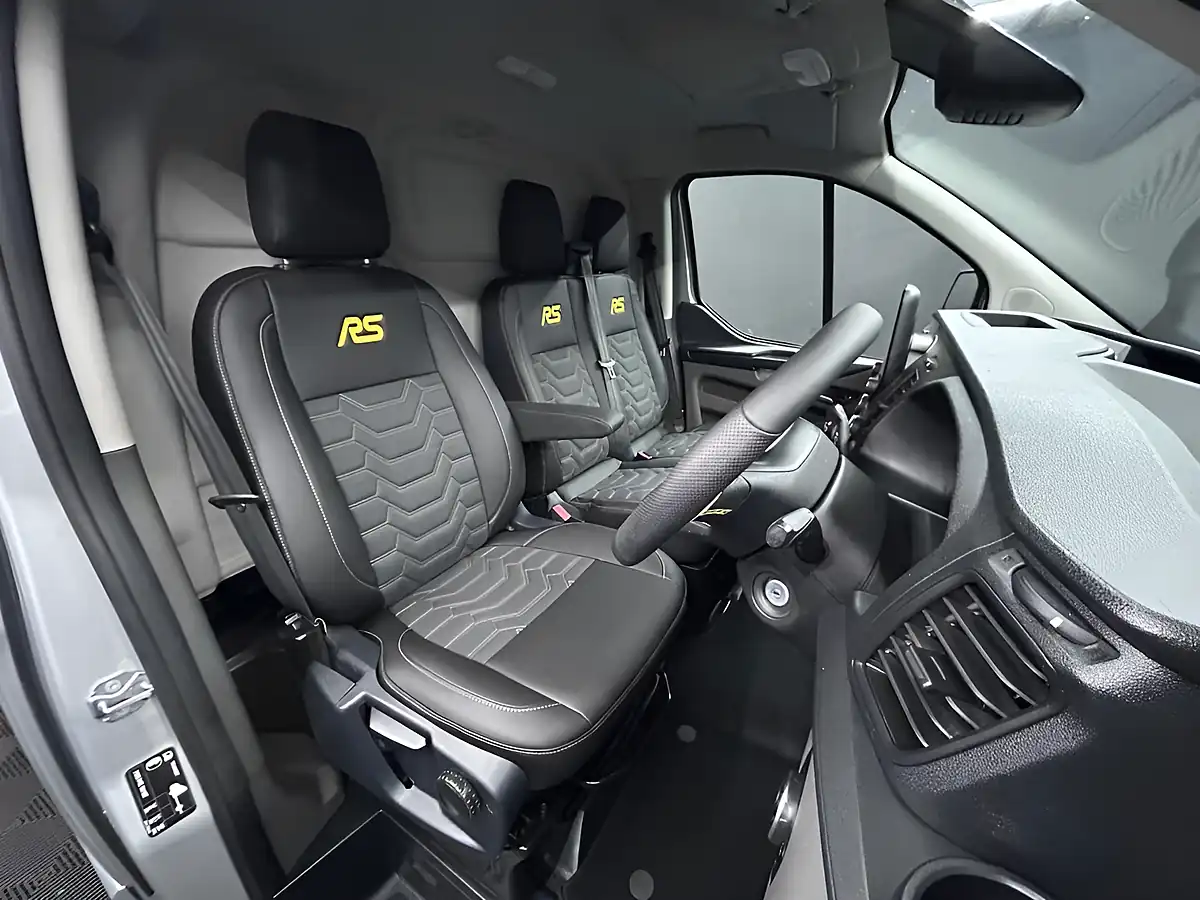 Used 2022 Ford Transit Custom Trend Silver - Interior and Exterior details 14