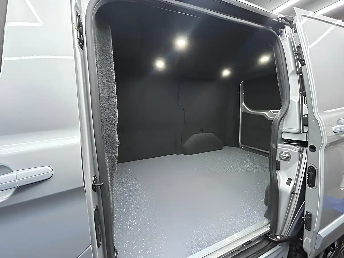 Used 2022 Ford Transit Custom Trend Silver - Interior and Exterior details 18