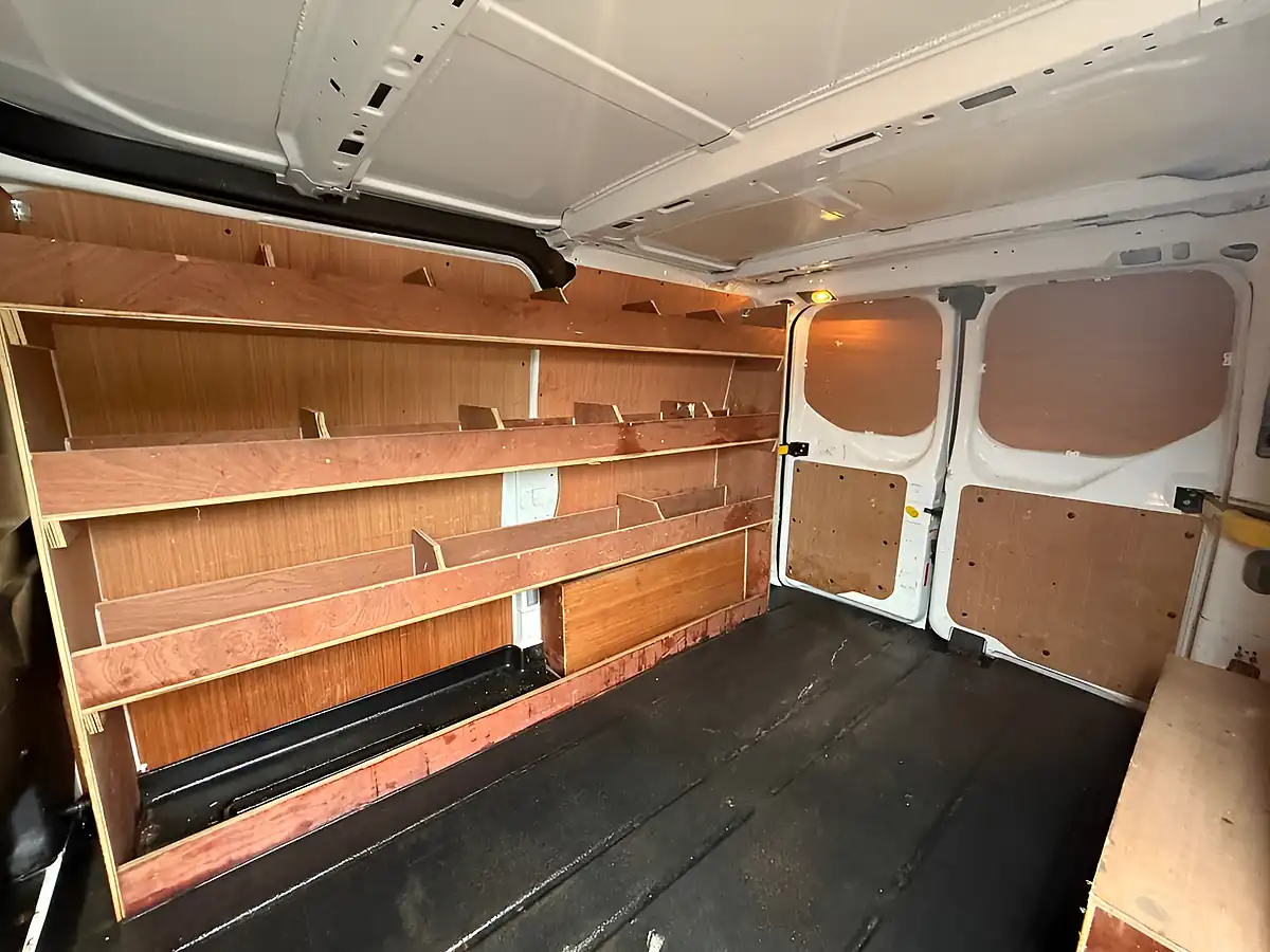 Used 2022 Ford Transit Custom Trend White - Interior and Exterior details 12