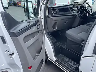 Used 2022 Ford Transit Custom Trend White - Interior and Exterior details 12
