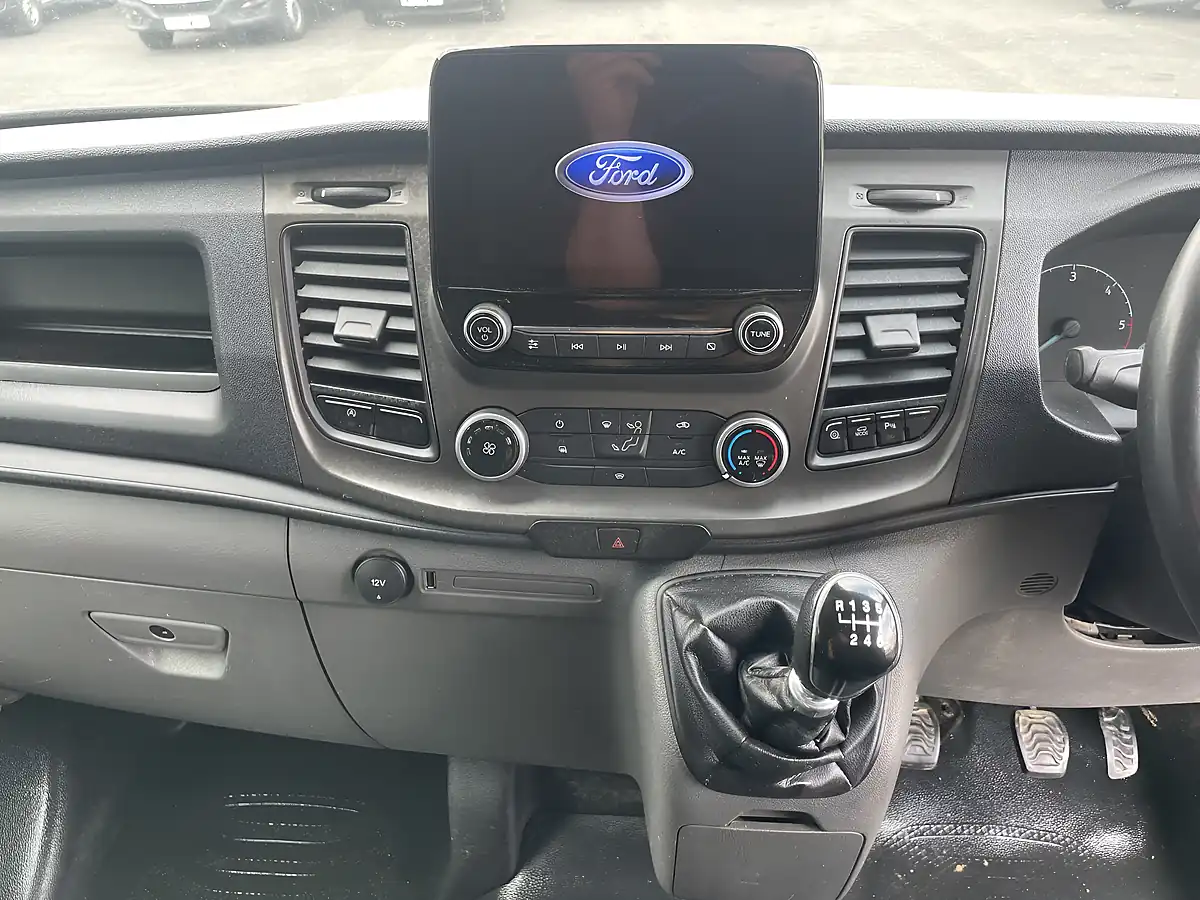 Used 2022 Ford Transit Custom Trend White - Interior and Exterior details 8