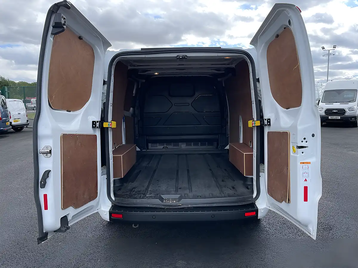 Used 2022 Ford Transit Custom Trend White - Interior and Exterior details 12