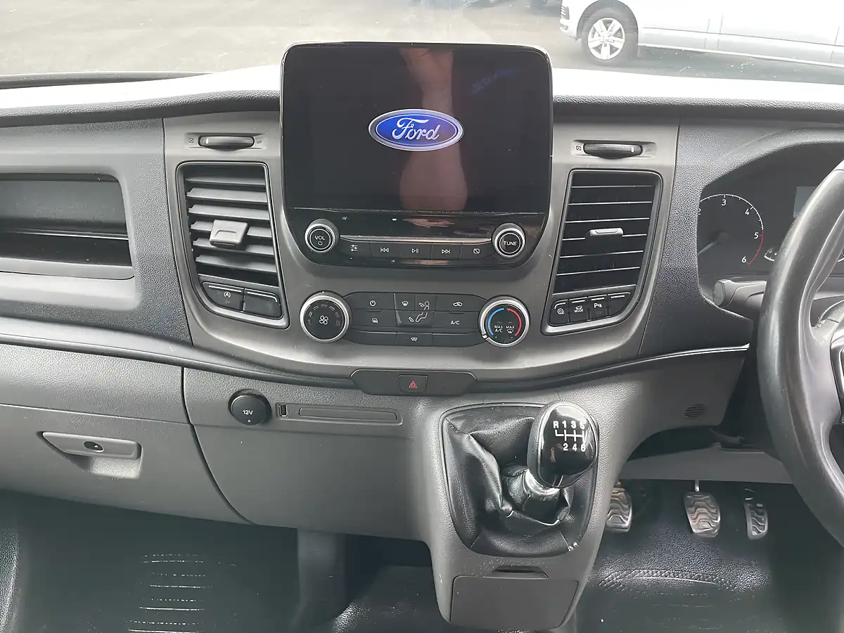 Used 2022 Ford Transit Custom Trend White - Interior and Exterior details 8