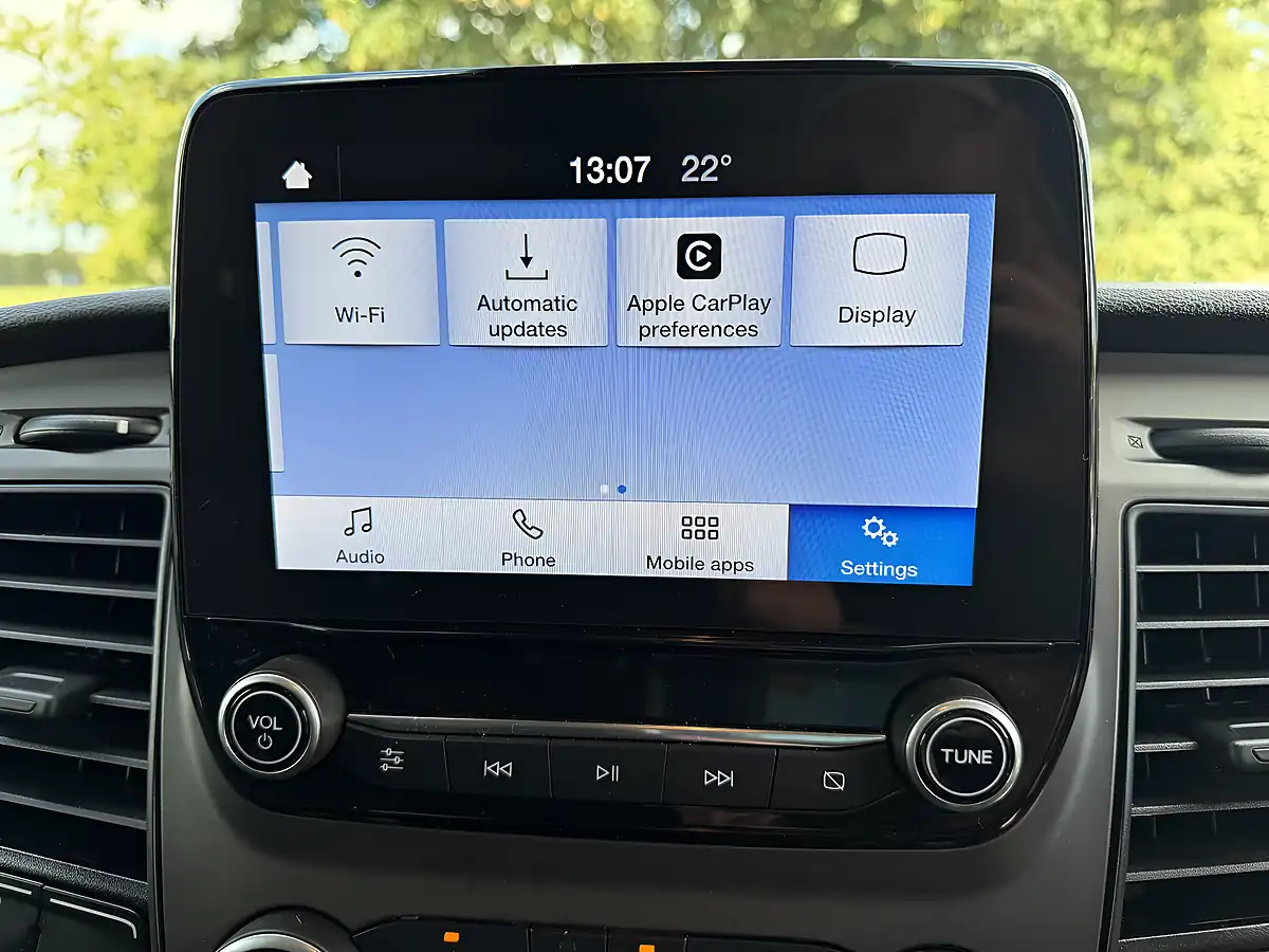 Used 2022 Ford Transit Custom Trend White - Interior and Exterior details 14