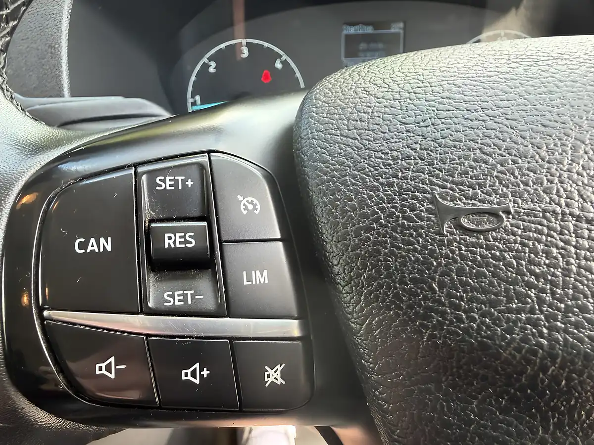 Used 2022 Ford Transit Custom Trend White - Interior and Exterior details 18
