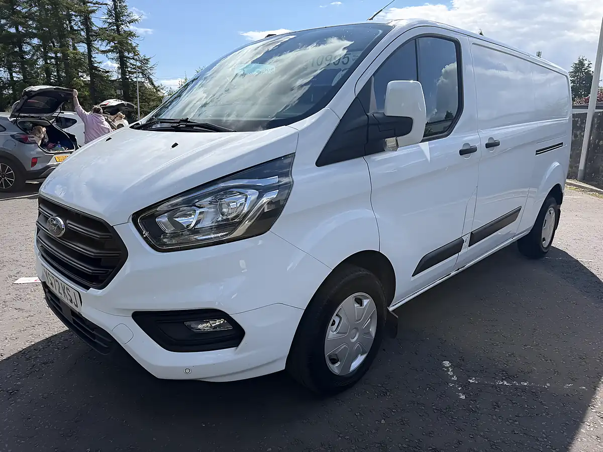 Used 2022 Ford Transit Custom Trend White - Interior and Exterior details 6