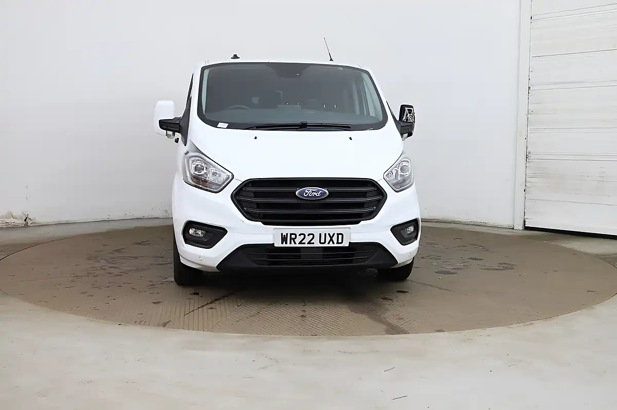 Used 2022 Ford Transit Custom Trend White - Front View