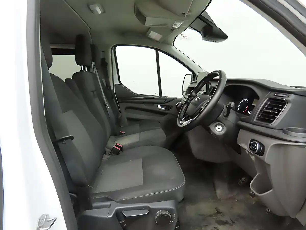 Used 2022 Ford Transit Custom Trend White - Interior and Exterior details 10