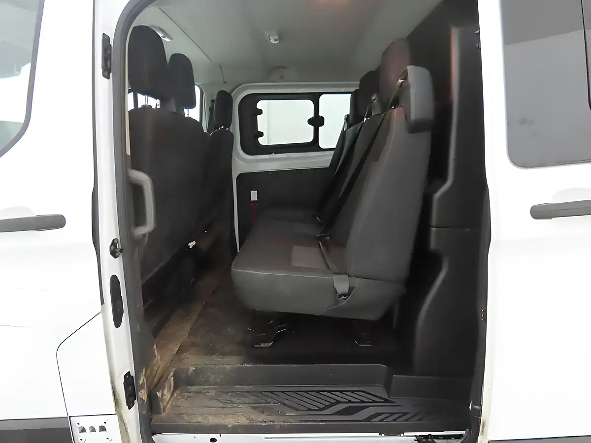 Used 2022 Ford Transit Custom Trend White - Interior and Exterior details 7