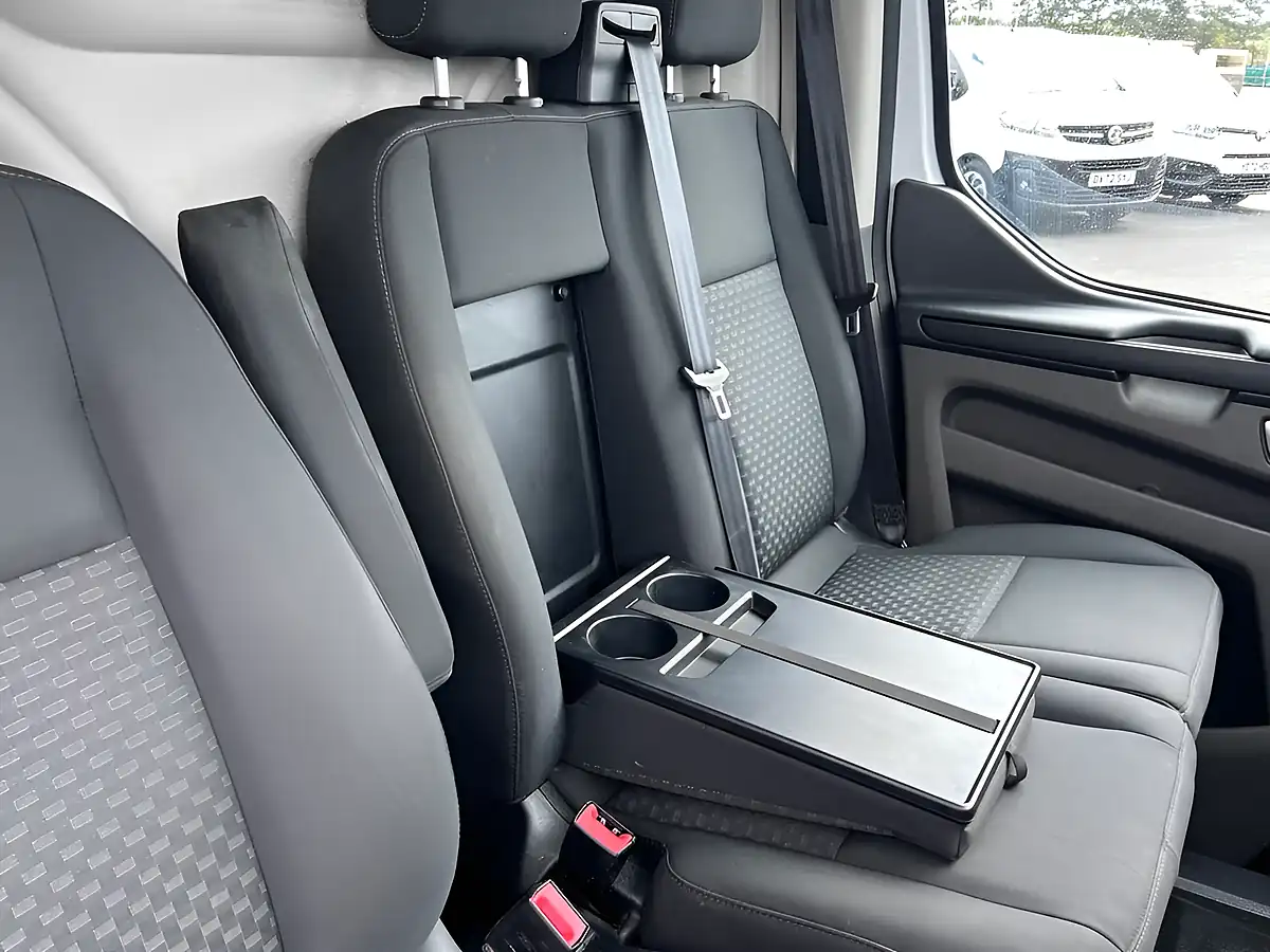 Used 2022 Ford Transit Custom Trend White - Interior and Exterior details 11