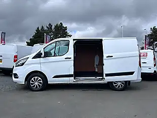 Used 2022 Ford Transit Custom Trend White - Interior and Exterior details 12