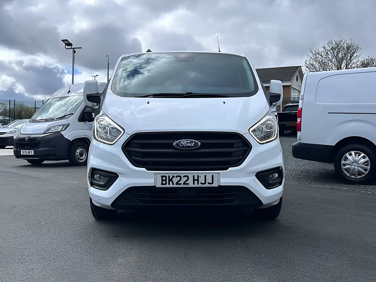 Used 2022 Ford Transit Custom Trend White - Interior and Exterior details 17