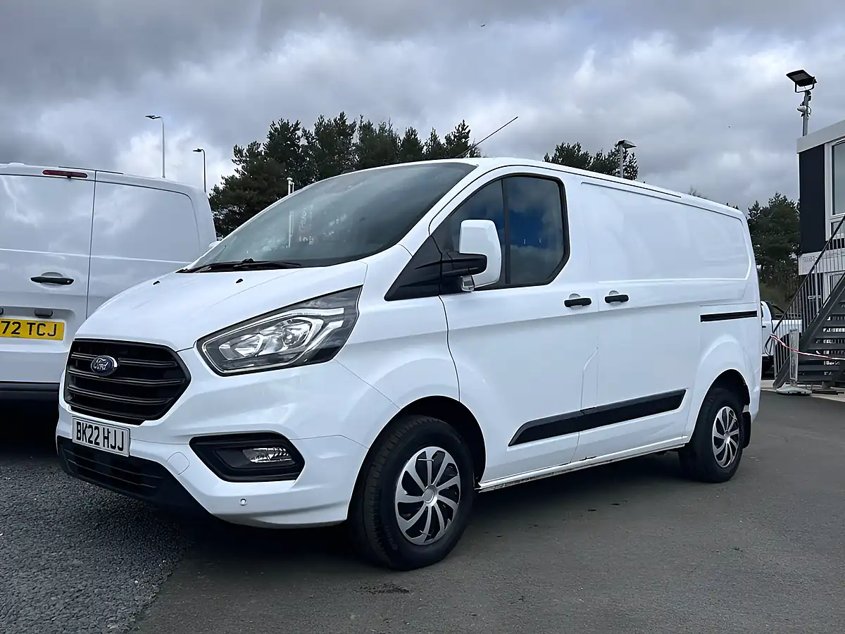 Used 2022 Ford Transit Custom Trend White - Interior and Exterior details 7