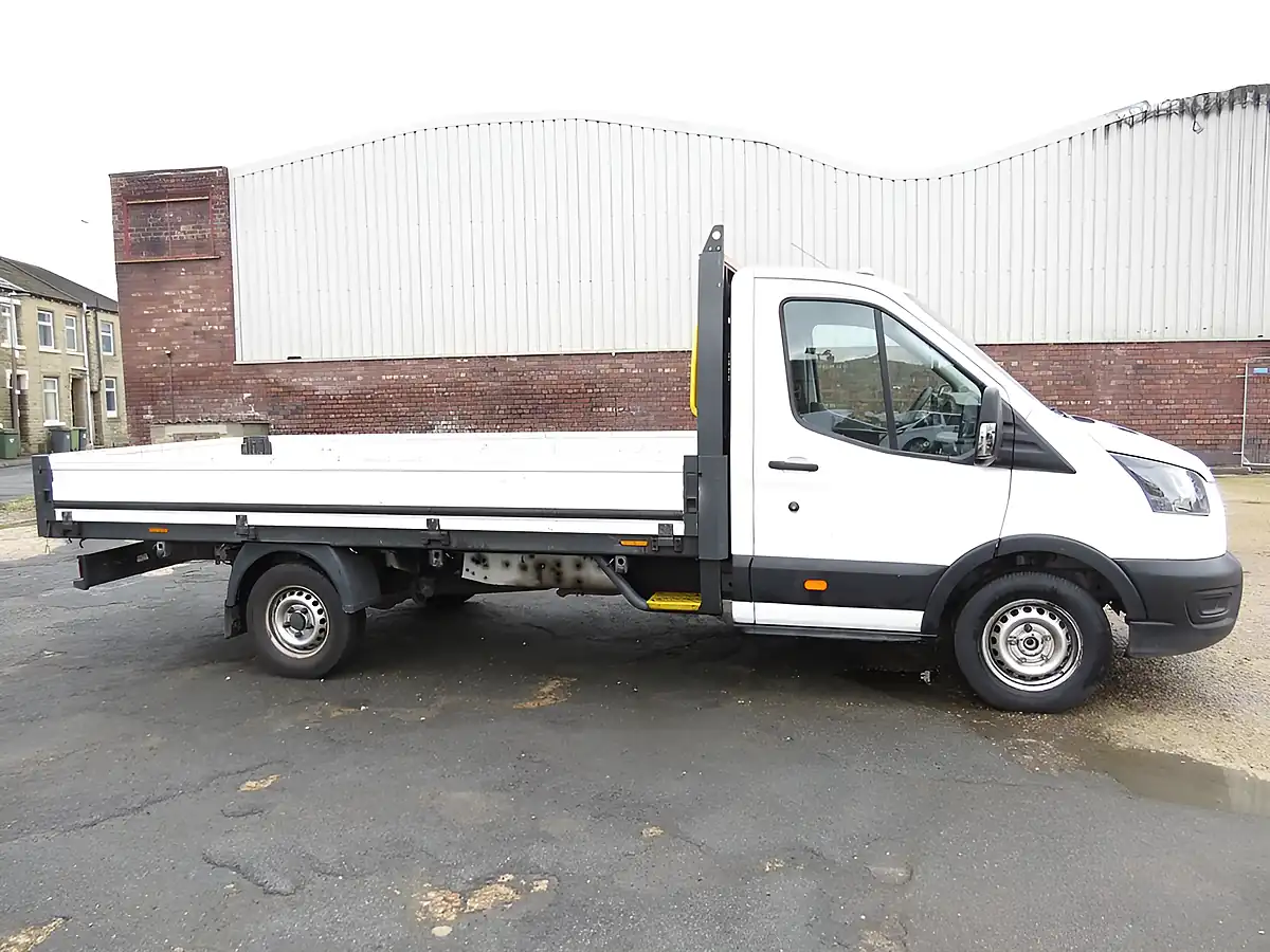 Used 2022 Ford Transit Leader Chassis Cab White - Interior and Exterior details 8