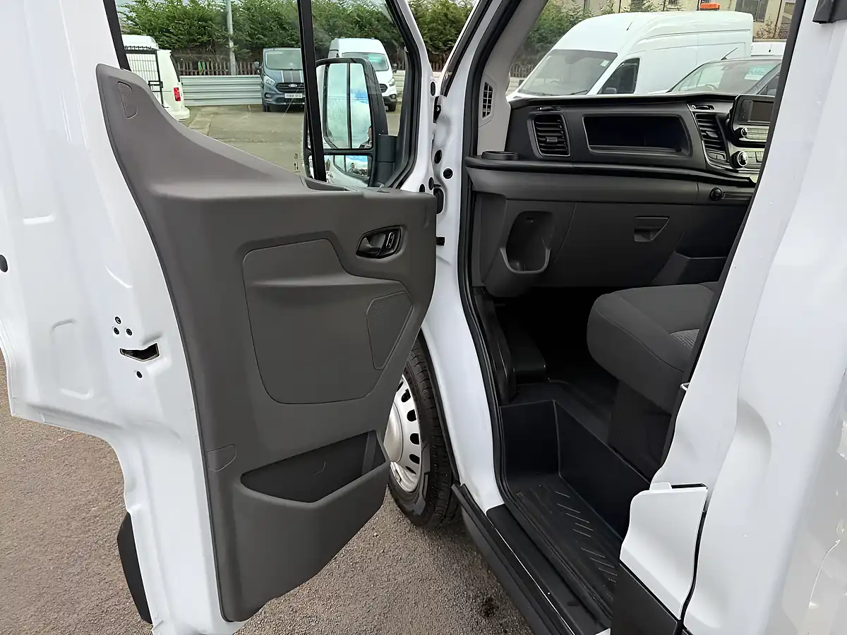 Used 2022 Ford Transit Leader Tipper White - Interior and Exterior details 8