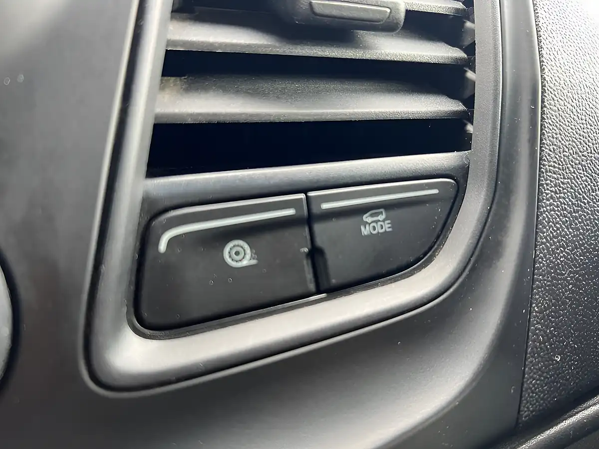 Used 2022 Ford Transit Leader White - Interior and Exterior details 18