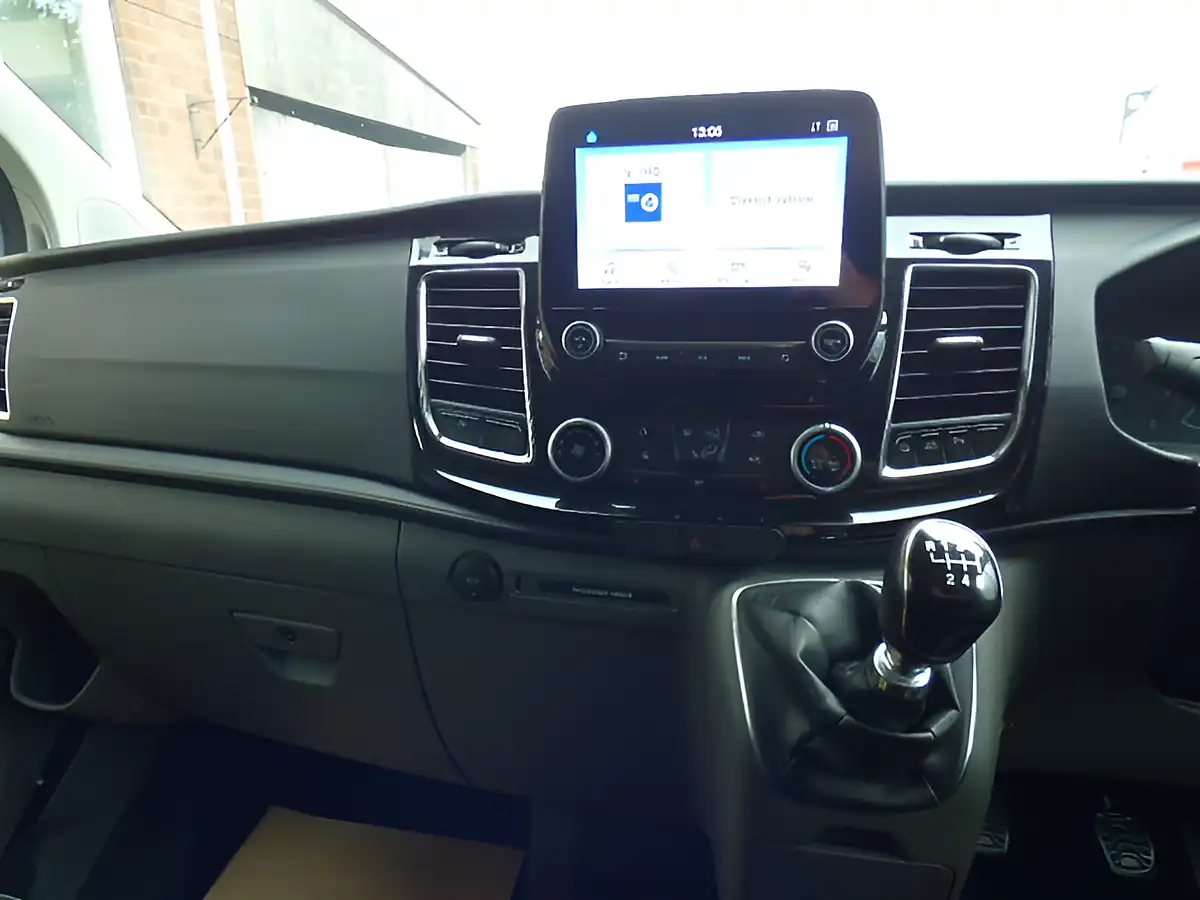 Used 2022 Ford Transit Transit Custom Limited White - Interior and Exterior details 13