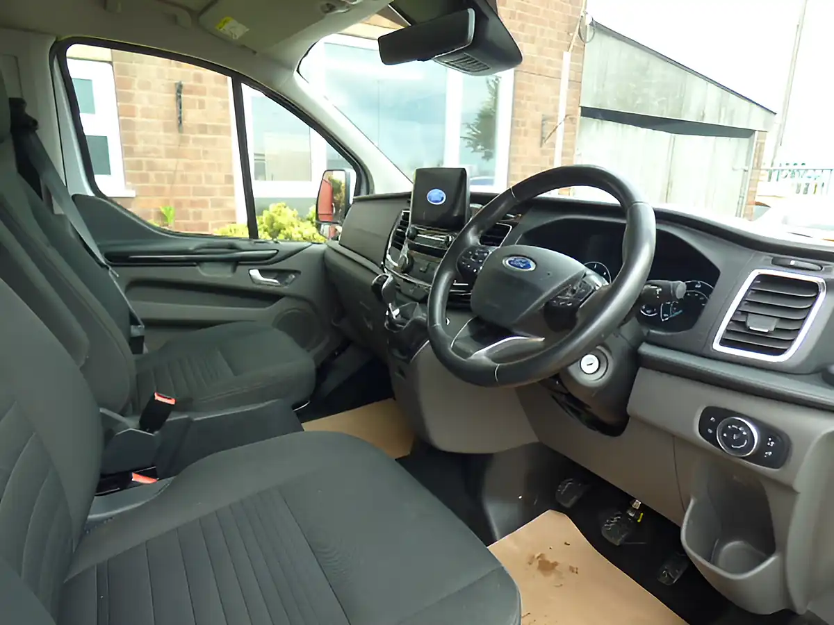 Used 2022 Ford Transit Transit Custom Limited White - Interior and Exterior details 9