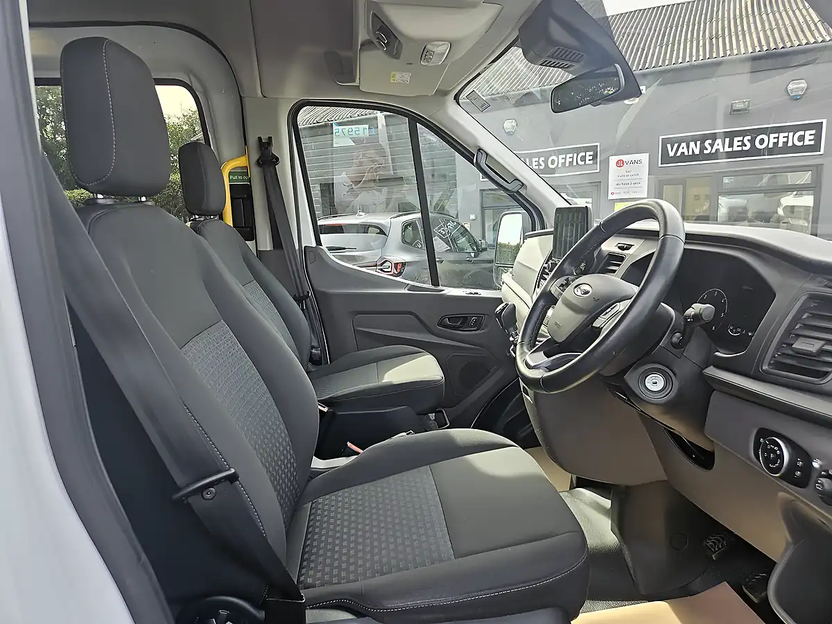Used 2022 Ford Transit Trend Frozen White - Interior and Exterior details 6
