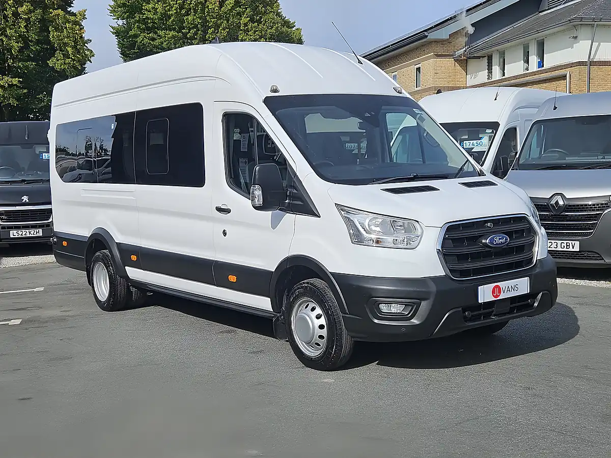 Used 2022 Ford Transit Trend Frozen White - Interior and Exterior details 7